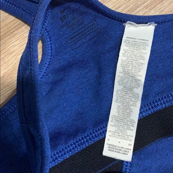 Nike Pro sports bra - Picture 3 of 4